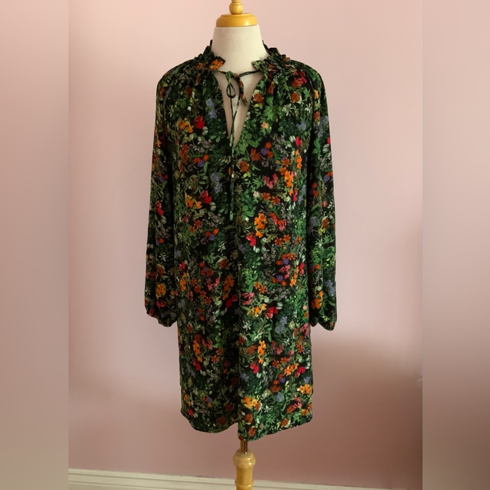 Green Floral Long-Sleeve Shift Dress